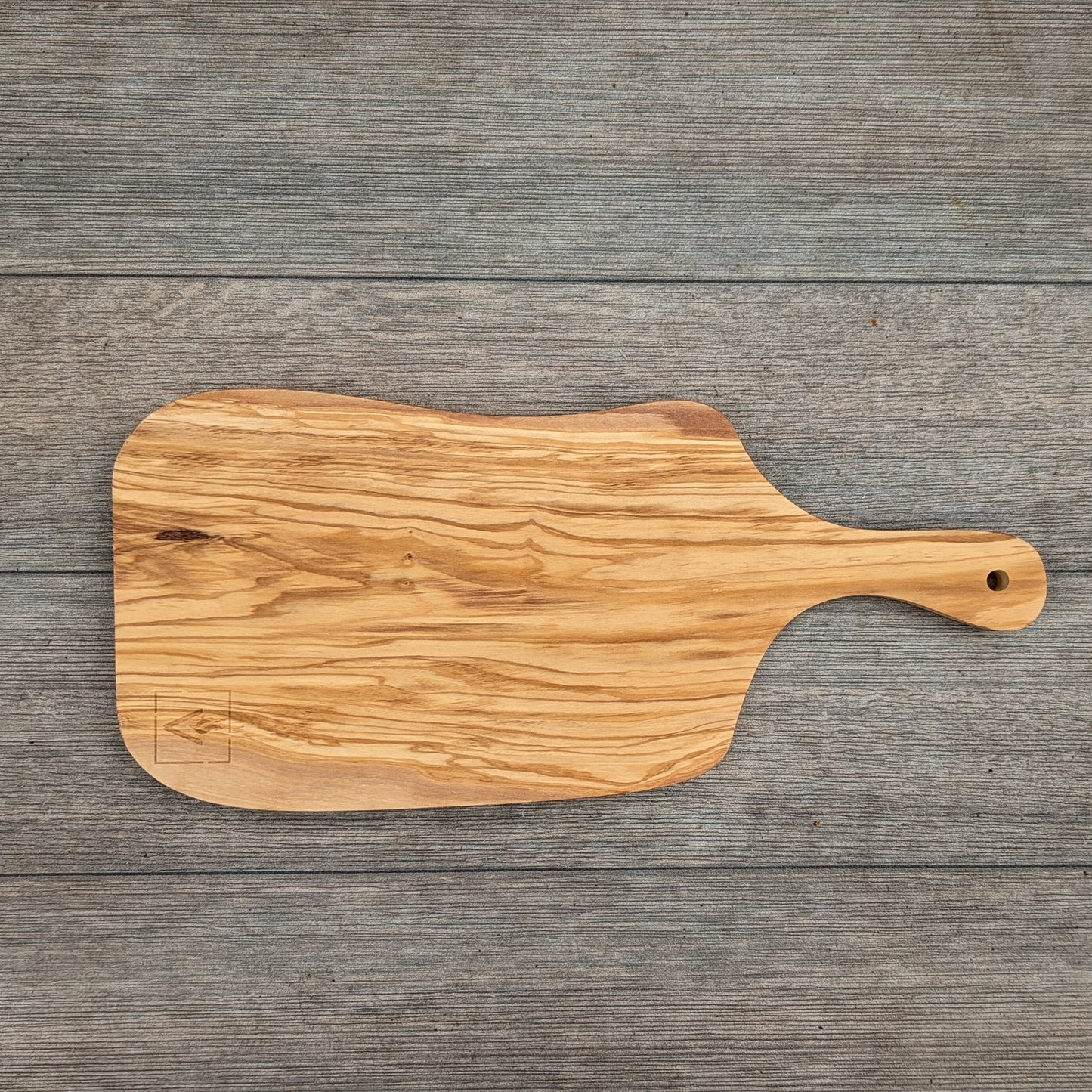 Olive wood charcuterie board with handle | irregular design | Serves 2